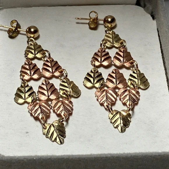 Earrings Vintage Beautiful Black Hills Cascading Leaf  Earrings 12/14 K Gold - Picture 7 of 9